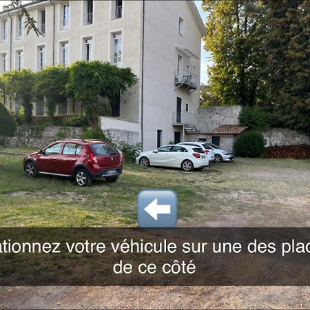 Les Glycines, Charmant Studio Au Calme Dans Batisse De Maitre Proche Du Centre Ville Parking Gratuit ديني-ليه-بان المظهر الخارجي الصورة