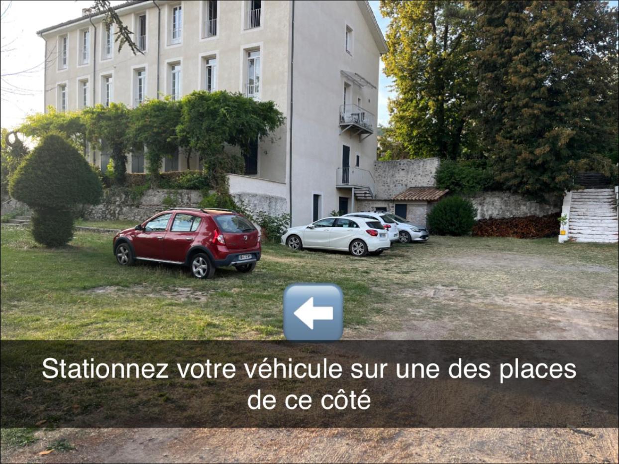 Les Glycines, Charmant Studio Au Calme Dans Batisse De Maitre Proche Du Centre Ville Parking Gratuit ديني-ليه-بان المظهر الخارجي الصورة