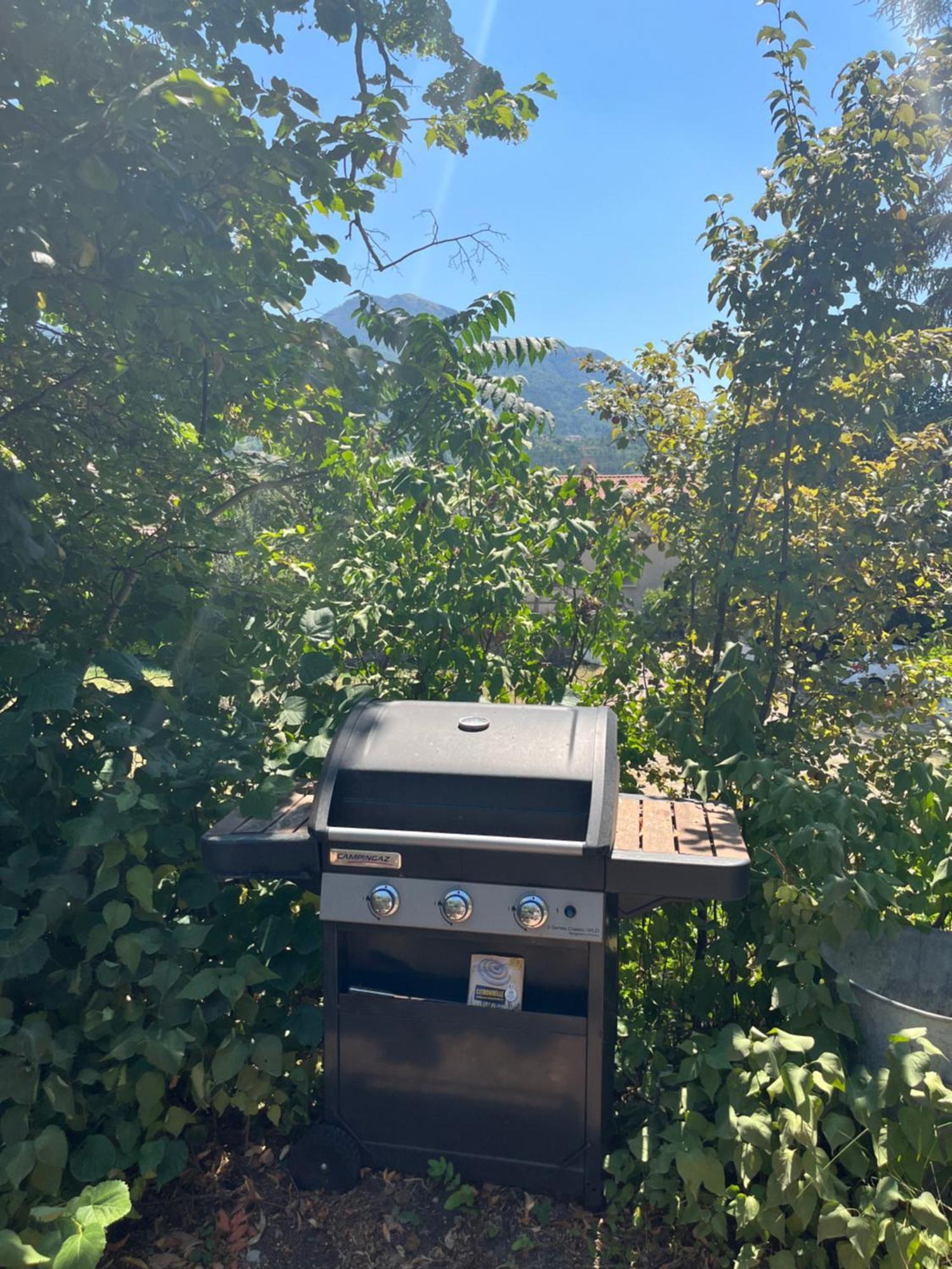 Les Glycines, Charmant Studio Au Calme Dans Batisse De Maitre Proche Du Centre Ville Parking Gratuit ديني-ليه-بان المظهر الخارجي الصورة